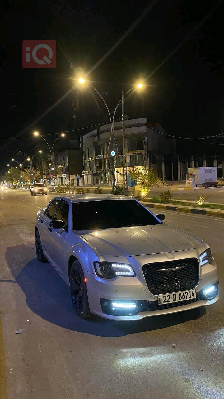 کرایسلەر 300